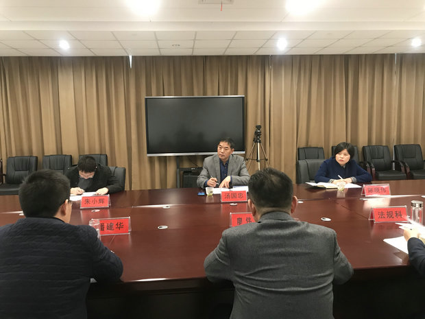 汤国忠常委与区委教育工委书记、局长廖伟文互动交流.JPG