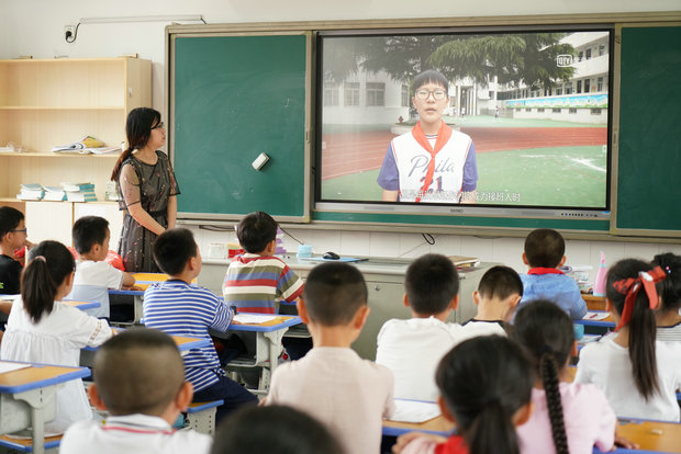 5西城实验小学：永远跟党走  奋斗新征程.JPG