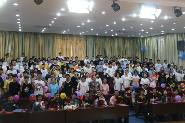 指前实验学校：礼赞百年  逐梦远航.jpg