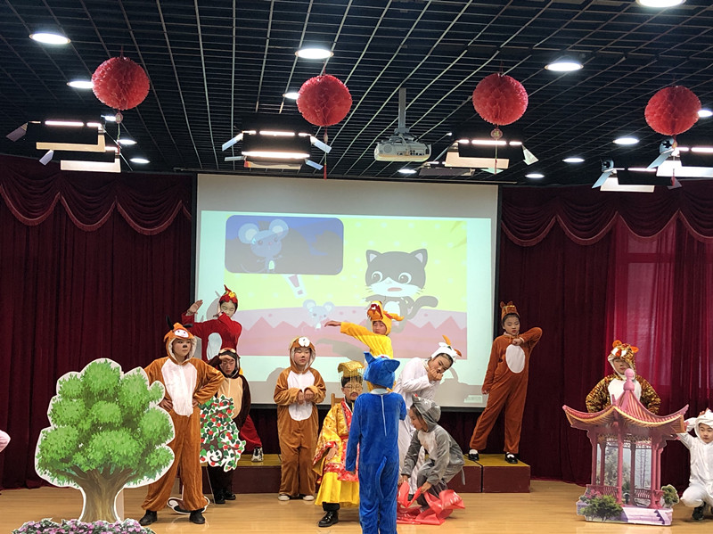 表演1.jpg 表演1.jpg