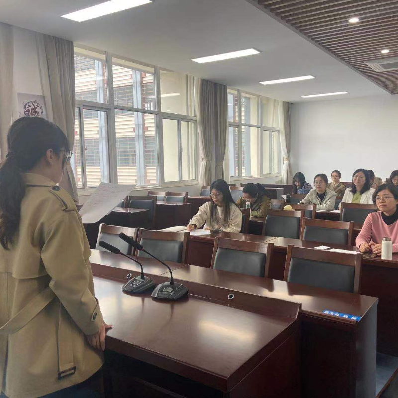 即兴演讲照.jpeg