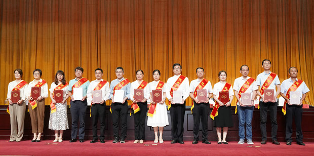13优秀学生家长_副本.jpg