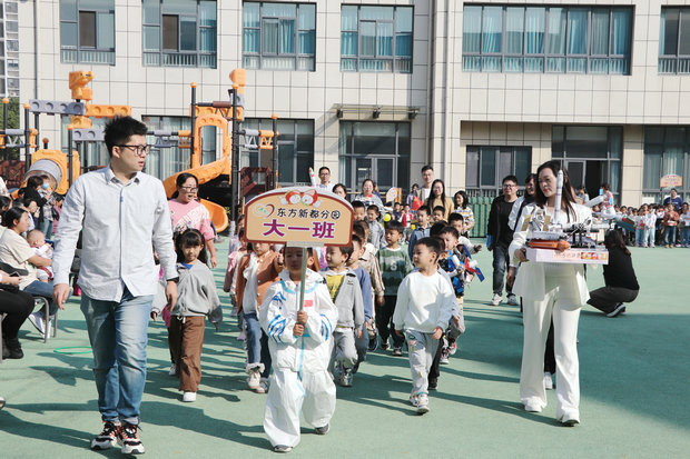 家长方阵_副本.jpg