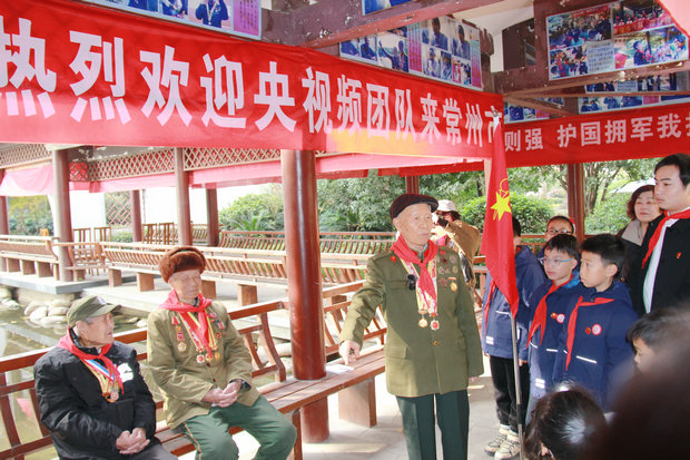 抗战老兵讲故事_副本.jpg