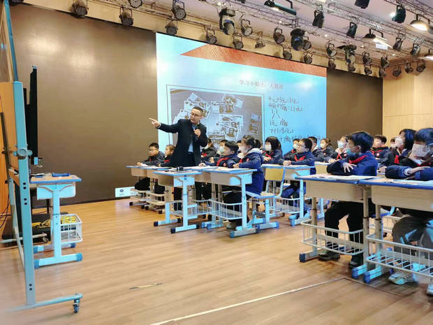 3专家数学课堂_副本.jpg