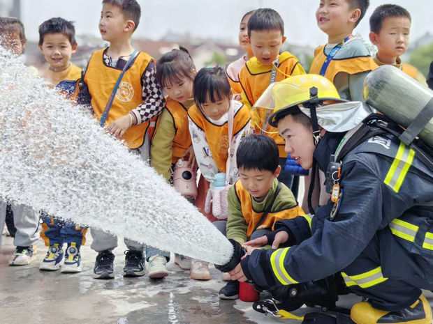 微信图片_20240411205609_副本.jpg