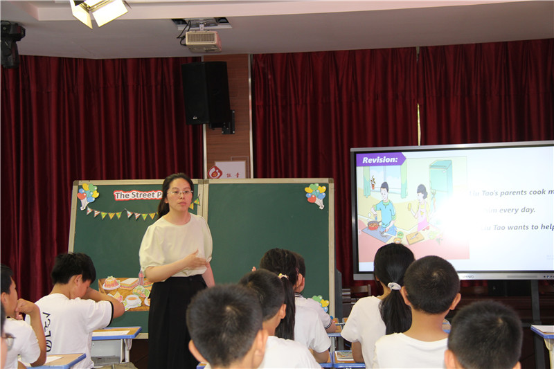 11：李阳上课.jpg