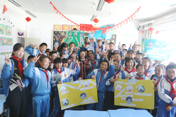 支教：和甘肃学生_副本.JPG