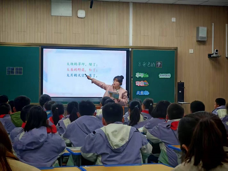 胡迪老师.jpg